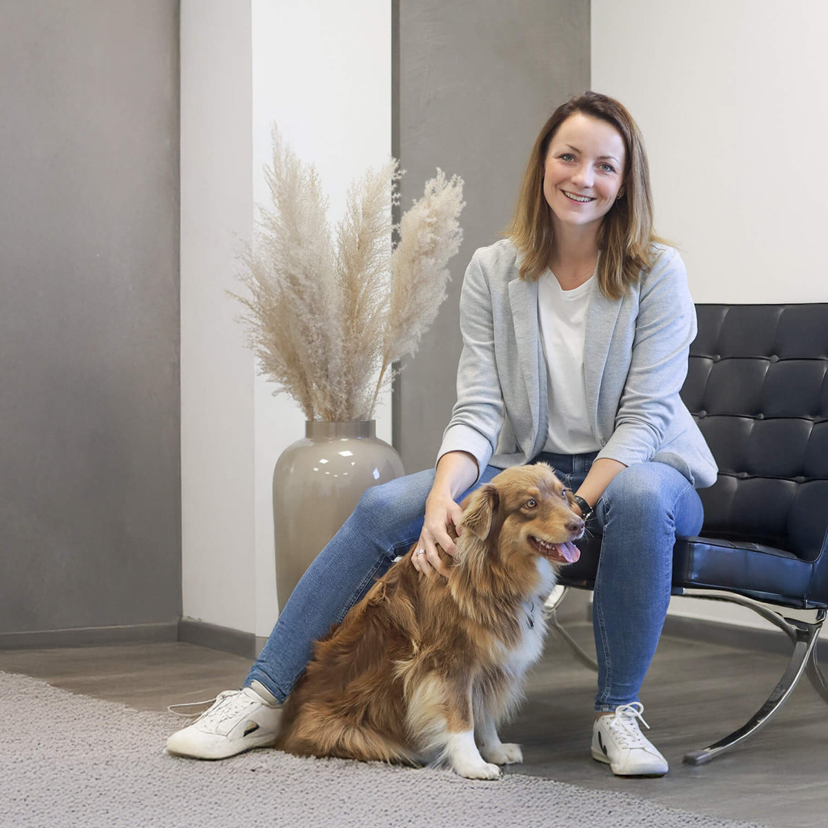 Lisa Peters Blogautorin mit Hund Pepper- ARDAPcare-Bactador 